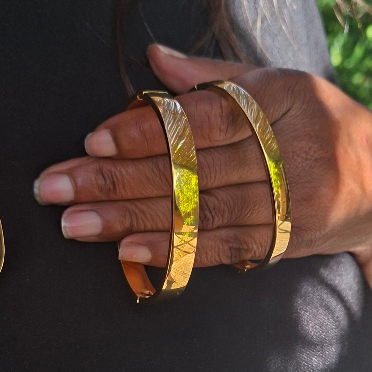 Gold Oval Broad Bangle SS - Image 4