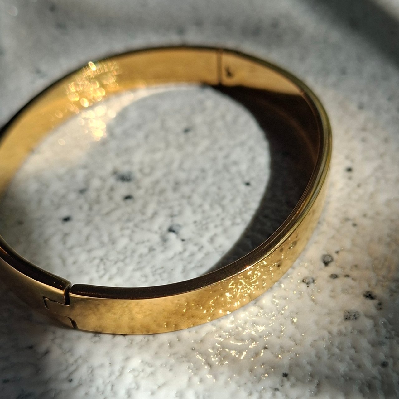 Gold Oval Broad Bangle SS - Image 2